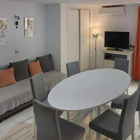 Cozy Apartment In Torremolinos With Wifi Extérieur photo